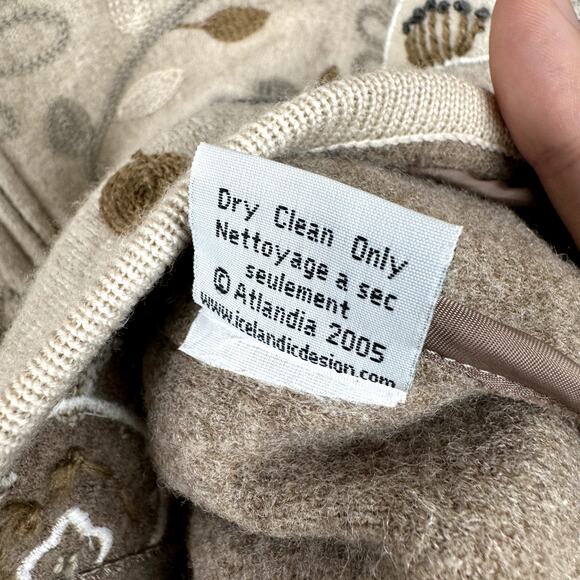 Icelandic Design Jacket Size Medium Tan Wool Zip Up Floral Embroidered Sweater - Picture 5 of 11